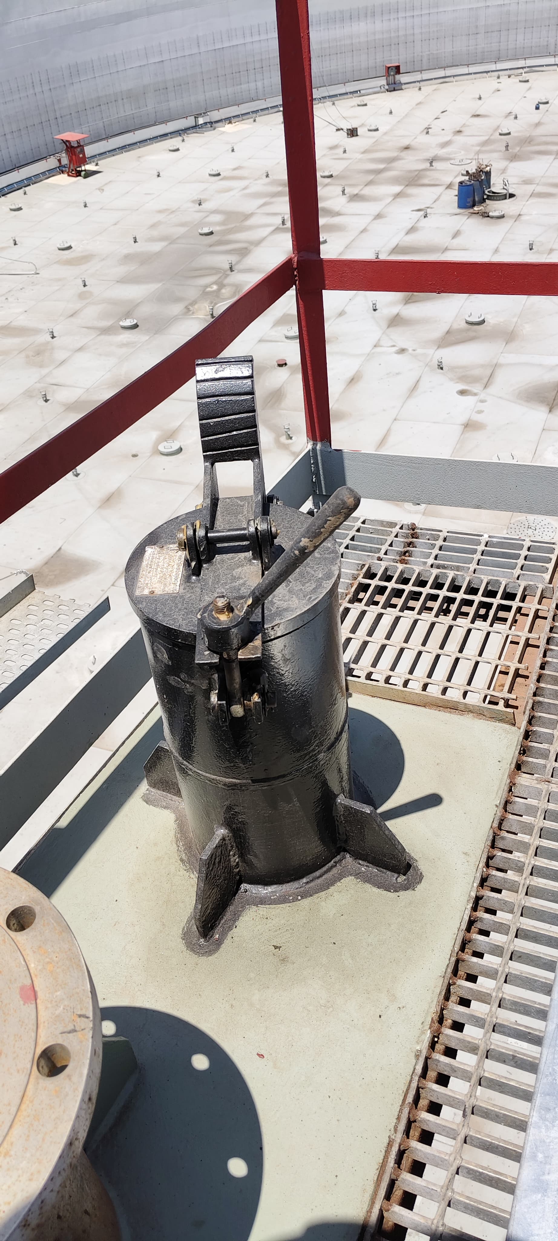 Gauge Hatch