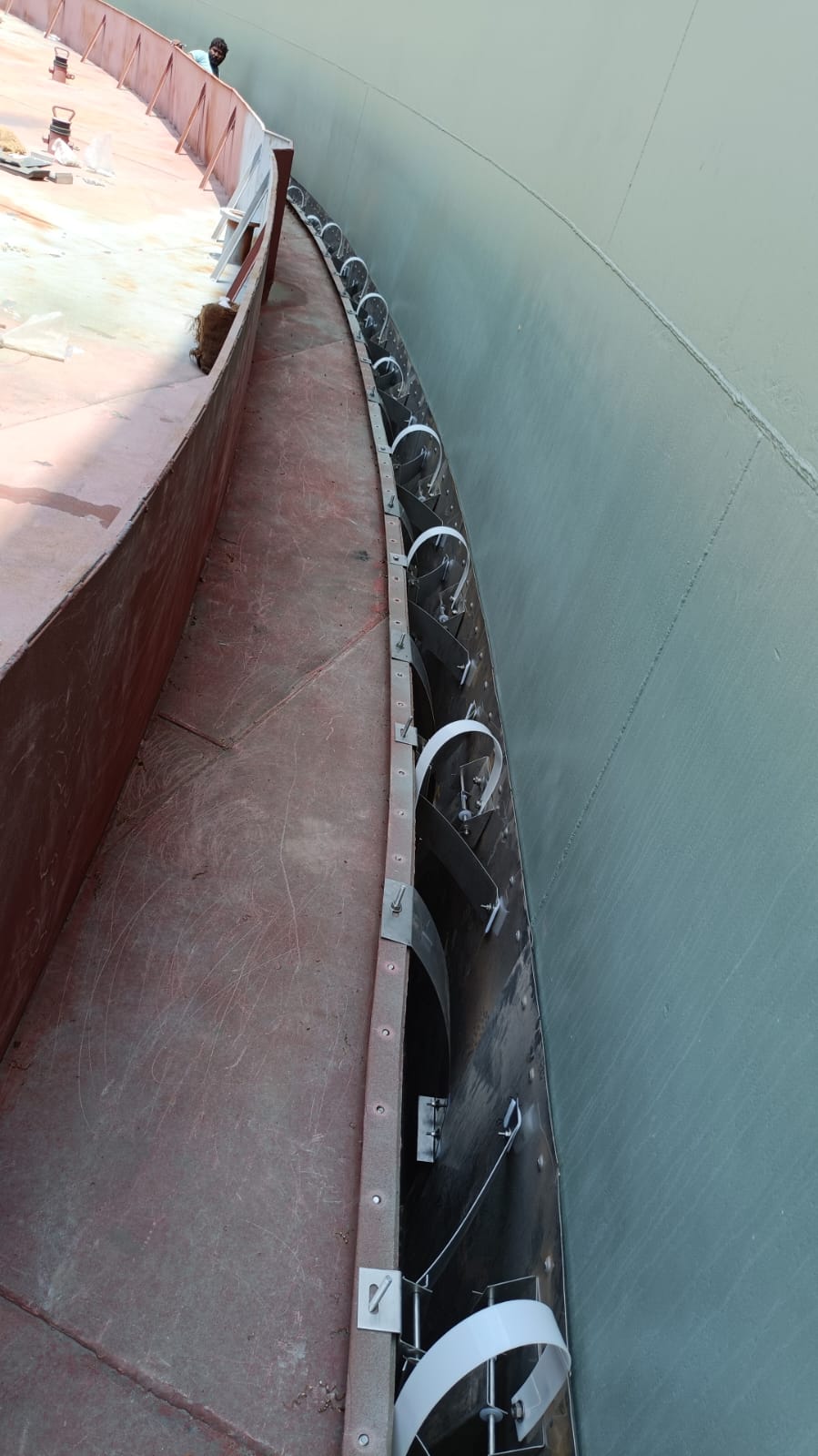 Mechanical shoe seal...